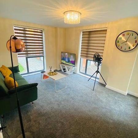 Beautiful And Modern 2 Bedroom Flat In Colindale Edgware Exterior foto