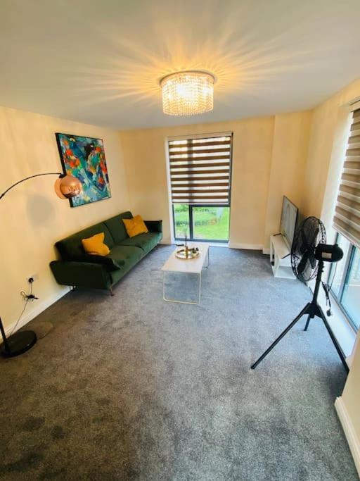 Beautiful And Modern 2 Bedroom Flat In Colindale Edgware Exterior foto