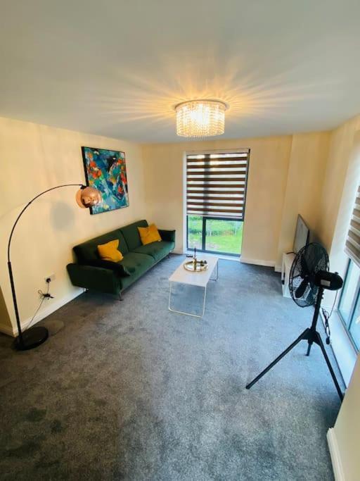 Beautiful And Modern 2 Bedroom Flat In Colindale Edgware Exterior foto